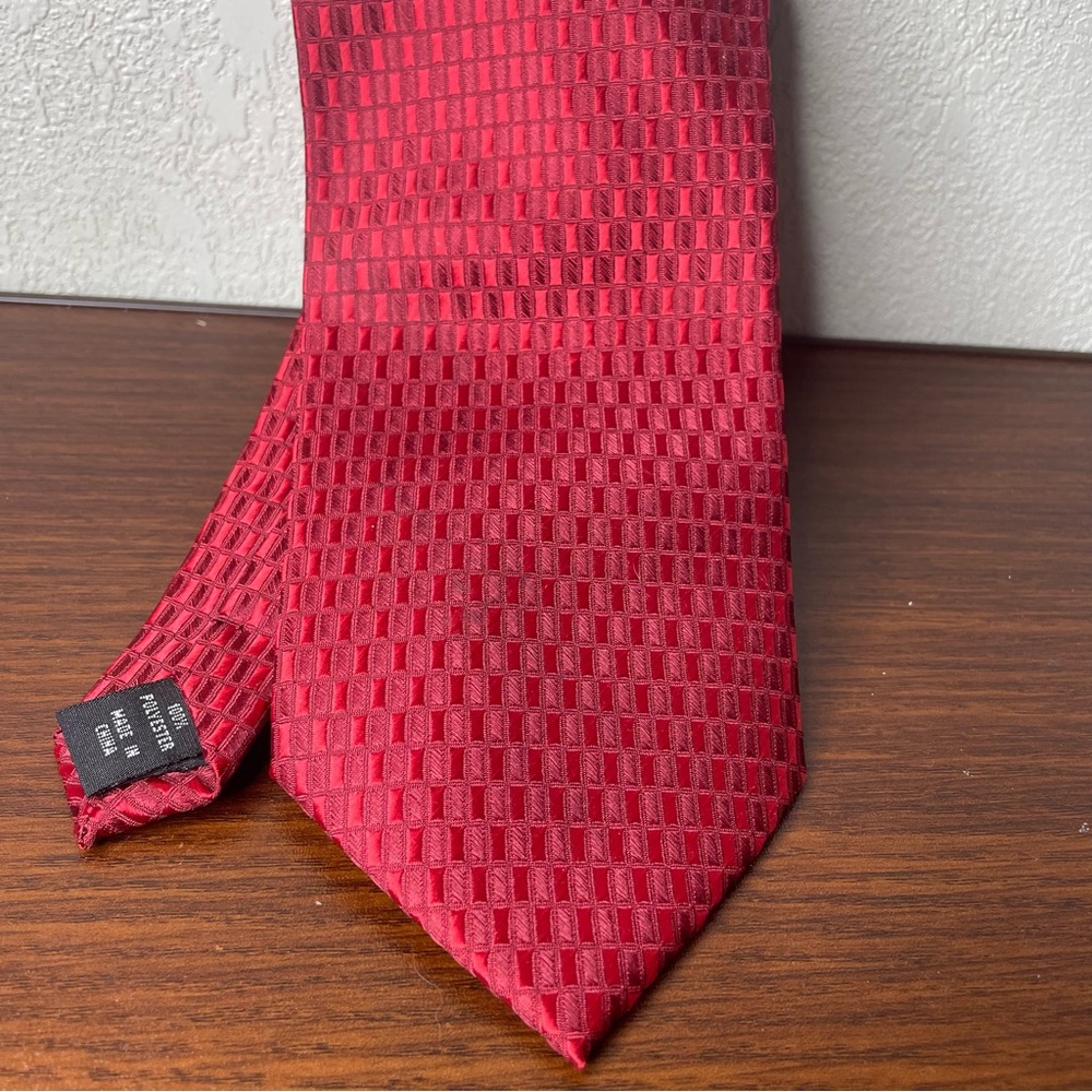 Bergamo New York shiny red‎ geometric tie sheen mens suit formal necktie - Picture 6 of 9